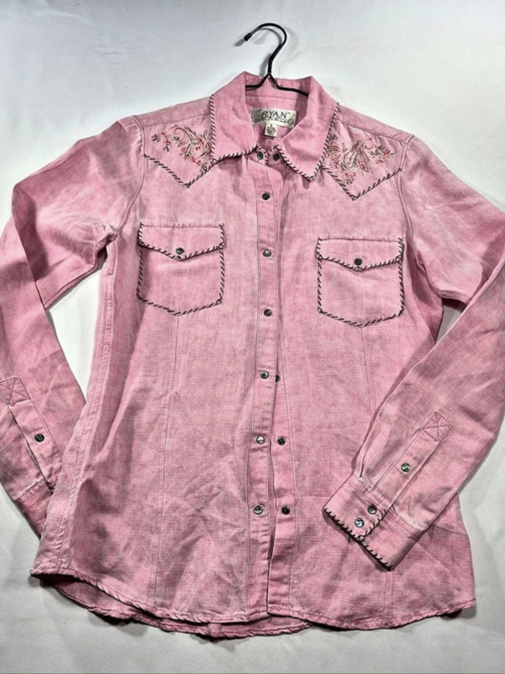 Ryan Embroidered Western Button Down in Pink Like New